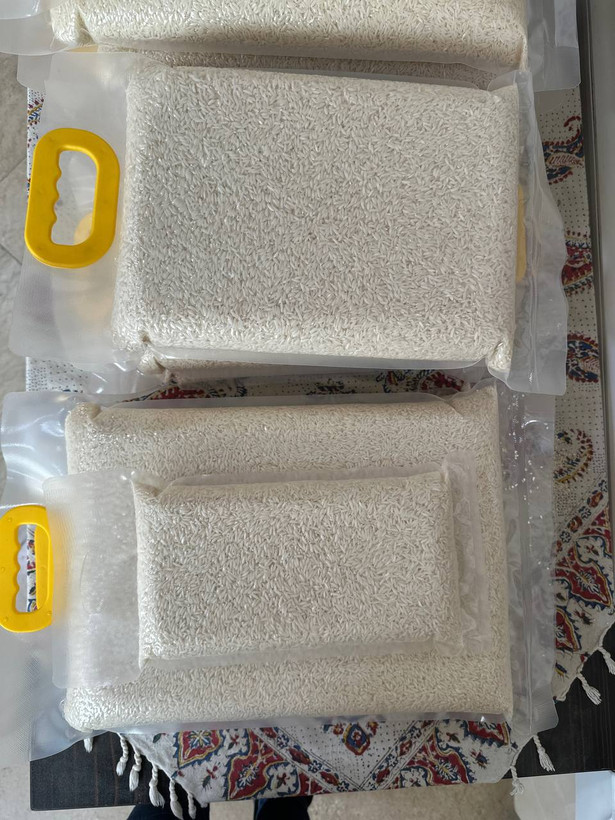 برنج طارم هاشمی 5 کیلویی برند شکوزار بسته بندی وکیوم